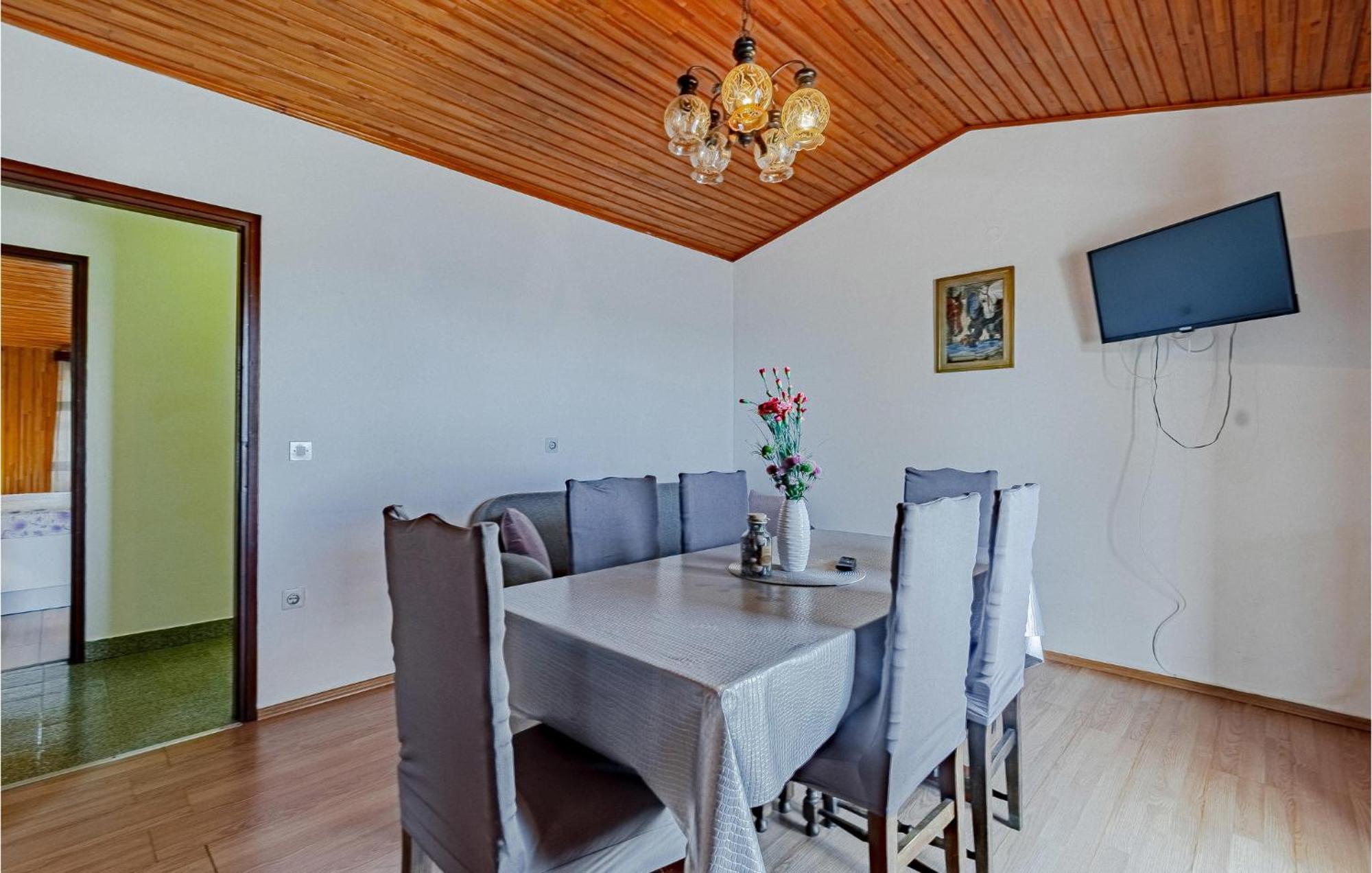 Beautiful Home In Prizba With Kitchen Exteriér fotografie